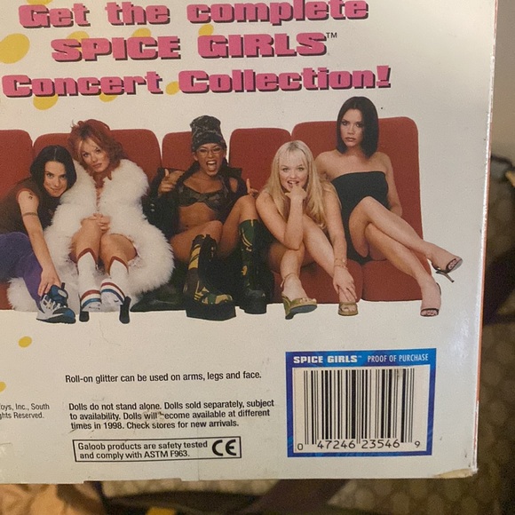 Authentic Spice Girls collectors edition Geri Haliwell (ginger spice) doll - Picture 6 of 6